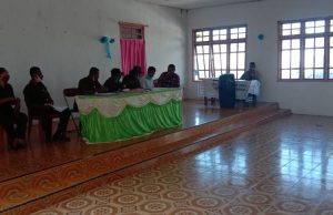 Bhabinkamtibmas dan Babinsa Romean kawal jalannya Rapat Pembentukan Panitia Pilkades.
