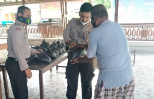Kapolsek Tanimbar Selatan Polres MTB IPTU YOGIE GULTOM, S.T.K., Pimpin giat Baksos di Desa Olilit Timur
