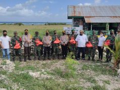 Polres MTB dalam giat Bansos kepada personil TNI 731 Kabaresi Pamputer Pos Satgas Kecamatan Selaru