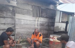 Bhabinkamtibmas Desa Arma sambangi warga dan bincang – bincang Kamtibmas