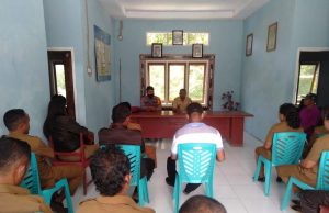 Briptu D. Lawery Bhabinkamtibmas Atubul Dol amankan Giat rapat Pemdes