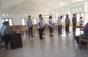 Bhabinkamtibmas dan Babinsa Lermatang hadiri sekaligus amankan giat Pelantikan Panitia Pilkades