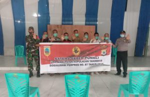 Cegah Pungli, Bhabinkamtibmas Lorulun dan Babinsa giat Sosialisasi Saber Pungli