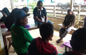 Sambangi Warga Bhabinkmatibmas Batu Putih berikan pesan Kamtibmas dan Imbau Patuhi Protokol Kesehatan Covid-19