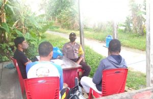 Sambangi Tim Relawan Covid-19 Bhabinkamtibmas Kabirat Binluh New Normal