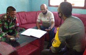 Bhabinkamtibmas Kabiarat ajak Patuihi Protokol Kesehatan Covid-19 dalam giat kordinasi tiga pilar di Desa