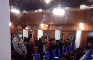 Ibadah Peneguhan Sidi di Gereja BETEL Desa Latdalam mendapatkan Pengamaman Bhabinkamtibmas