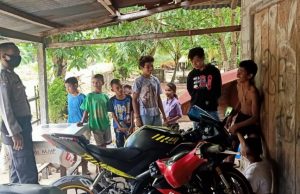 Sambangi anak di Desa, Bhabinkamtibmas Lauran bercerita tentang New Normal