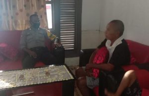 Bhabinkamtibmas Lelingluan Ingatkan warga Patuhi Protokol Kesehatan Covid-19 dalam New Normal