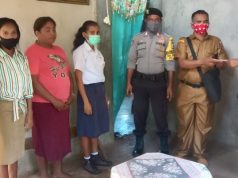 Bhabinkamtibmas Lelingluan amankan pembagian hasil Ujian SMP Negeri 2 Tahimbar Utara