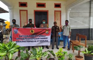 Bhabinkamtibmas Lermatang Sosialisasikan Saber Pungli