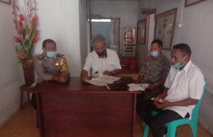 Bhabinkamtibmas Lorulun sambangi warga dan ajak giat bercocok tanam