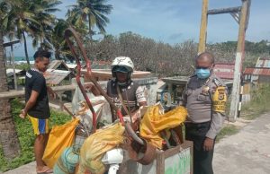 Sambangi kelompok Pemuda, Bhabinkamtibmas Lorulun ajak Patuhi Protokol Kesehatan Pencegahan Covid-19