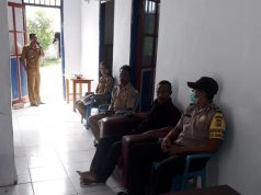 Bhabinkamtibmas hadiri dan amankan Giat Pembagian Raport serta hasil kelulusan SD Inpres Manglusi