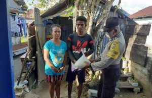 Melalui Peringatan HUT Bhayangkara ke-74, Bhabinkamtibmas Ritabel giat baksos Kepada masyarakat