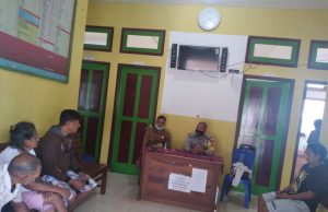 Bhabinkamtibmas Sifnana sambangi warga dan gencar sampaikan New Norma