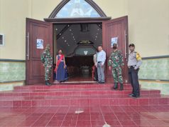 Bhabinkamtibms Sifnana ikuti sekaligus amankan jalannya Ibadah Misa Gereja Tri Tunggal Maha Kudus Sifnana