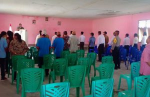 Bhabinkamtibmas Sofyanin hadiri dan amankan Giat Pelantikan Staf Desa Sofyanin dan Awear lama
