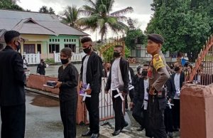 Bhabinkamtibmas Waturu hadiri dan amankan Giat Ibadah Peneguhan Sidi tahap kedua