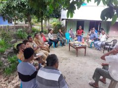 Bhabinkamtibmas dan Babinsa Wowonda hadiri dan amankan giat Rapat Soa Laritembun
