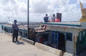 Personil Pos Pol KPPP Polsek Tanimbar Selatan Polres MTB rutin amankan giat aktifitas masyarakat di Pelabuhan Saumlaki