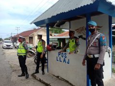 Personil Seksi Propam Polres MTB laksanakan pengawasan rutin personil pada Pos Lalu lintas