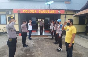 Personil Piket jaga SPKT Polsek Tanimbar Selatan rutin laksanakan SOP Serah terima tugas.