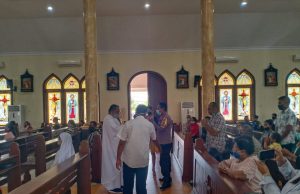 Waka Polres MTB hadiri sekaligus Pantau Pengamanan Misa pada Gereja Katholik Santo Matias Saumlaki