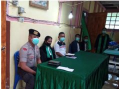 PS. Kanit Binmas dan PS. Kanit Reskrim Plolsek Nirunmas Polres MTB laksanakan Sosialisasi New Normal kepada perangkat Pelayan Ibadah Gereja Betlehem Waturu