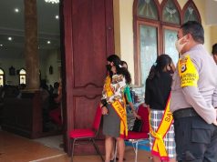 Ibadah Minggu Pada Gereja Santo Matias Saumlaki Dengan Menerapkan Protokol Kesehatan Cegah Covid 19