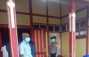 Bhabinkamtibmas Desa Lorulun Melaksanakan Pam Ibadah Minggu Pada gereja St.Petrus Paulus Lorulun