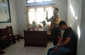 Bhabinkamtibmas Desa Marantutul Pam Giat Forum Diskusi Pemdes & Karang Taruna Desa Marantutul Serta Ikatan Keluarga Otemer
