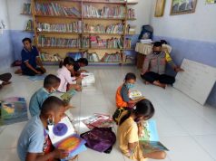 Bhabinkamtibmas Desa Werain Kembali Mengajar Pada Taman Baca Inovator