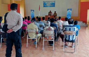 Bhabinkamtibmas Adodo Molu Amankan Kegiatan Pembekalan dan Pemeriksaan Dokumen Bakal Calon Kepala Desa