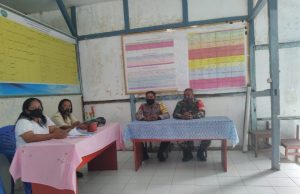 Bhabinkamtibmas Amdasa bersama Babinsa Kunjungi SD. Alowisus Amdasa