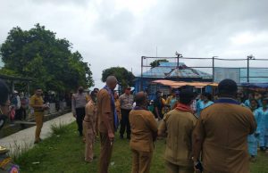 Bhabinkamtibmas Amdasa bersama Kapolsek Wertamrian hadir dan amankan Giat Pembukaan Penyerahan BST