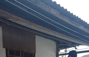 Sambangi Bapak Egidius Laian, Bhabinkamtibmas Awear Lama sampaikan New Normal