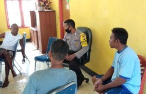 Sambangi warga, Bhabinkamtibmas Batuputih Ajak Patuhi Protokol Covid-19