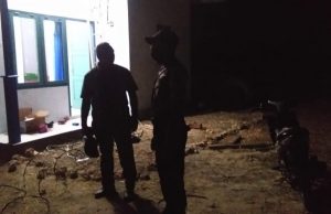 Bhabinkamtibmas Kabiarat Cek Kesiapan Lokasi Karantina di Desa
