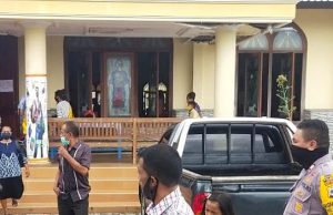 Misa Gereja St. Mathias Saumlaki mendapatkan Pengamanan Bhabinkamtibmas