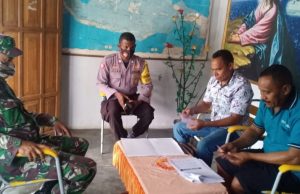 Bhabinkamtibmas Lingat Kawal Pembagian BLT