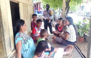 Bhabinkamtibmas Latdalam dalam Giat ajak warga untuk bercocok tanam