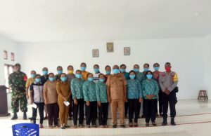 Bhabinkmtibmas Latdalam dalam Giat Pam Rapat Ketua TP-PKK Desa Latdalam
