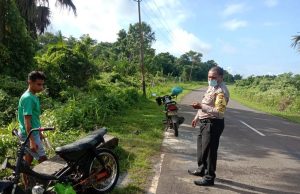 Bhabinkamtibmas Lorulun Sambangi Anak Muda Desa, dan menyampaikan Pesan Kambtibmas