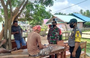 Bhabinkamtibmas dan Babinsa Marantutul Sambangi Bapak Noce Dituolebit
