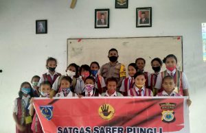 Usai Giat Police Go to School, Bhabinkamtibmas Olilit Timur lanjut Giat Sosialisasi Saber Pungli di SMAK ST. Lukas Desa Olilit Timur