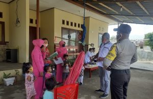 Bhabinkamtibmas Ritabel dalam Giat Sambang ke Posyandu