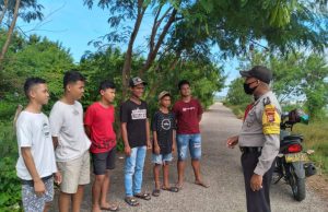 Bhabinkamtibmas Sifnana sambangi kelompok warga dan sampaikan New Normal