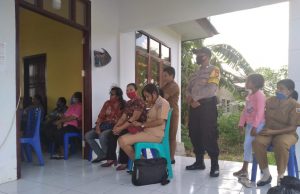 Bhabinkamtibmas Sifnana hadiri dan amankan Giat Penyuluhan Dinas Pemberdayaan Perempuan Tanimbar