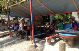 Bhabinkamtibmas Werain Giat Sambang dan Sosialisasikan New Normal serta Protokol Covid-19